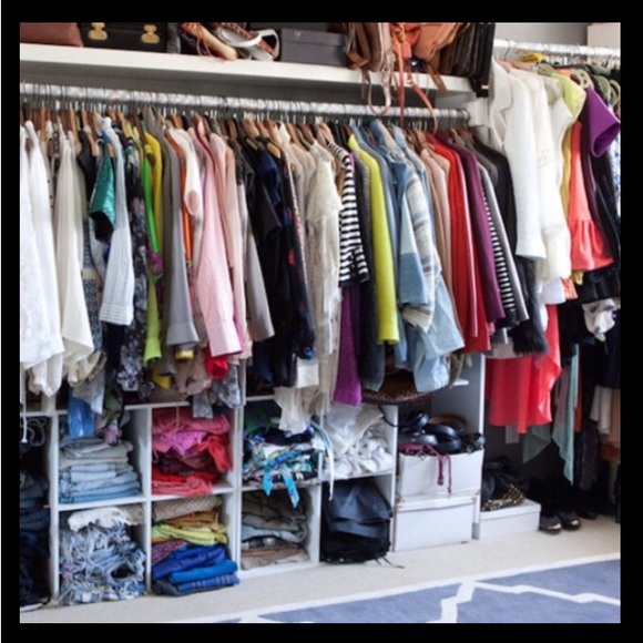 🥳 Lot Women’s Fashion Mystery Clothing Box Reseller Grab Bag Tops Clothes - Picture 2 of 2